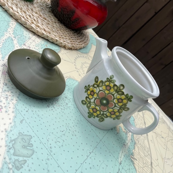 Vintage 60s Floral Teapot Mirage Ironstone Ware by Myott England - Picture 4 of 7